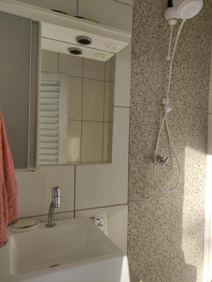 Lindo Quarto C/ Banheiro Privativo جاو المظهر الخارجي الصورة